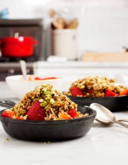 Strawberry Pistachio Crumble 2017-05-04